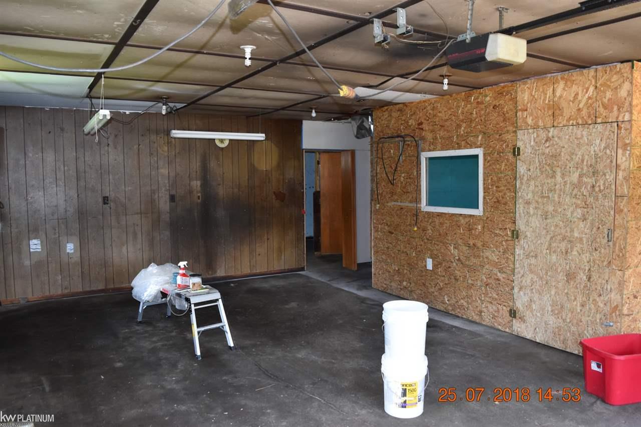 4118 Ravenswood Road Port Huron, MI 48060 - Photo 14 of 15 31354961-13.JPG