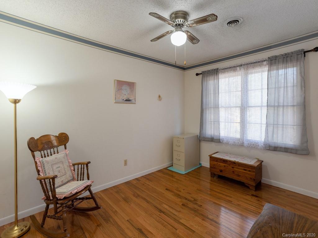 46 East Lake View Road Hendersonville, NC 28739 - Photo 11 of 21 Gallery Image 11
