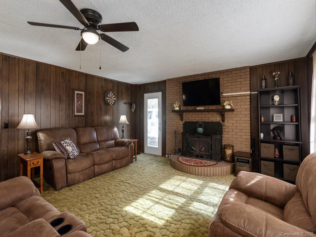 46 East Lake View Road Hendersonville, NC 28739 - Photo 17 of 21 Gallery Image 17