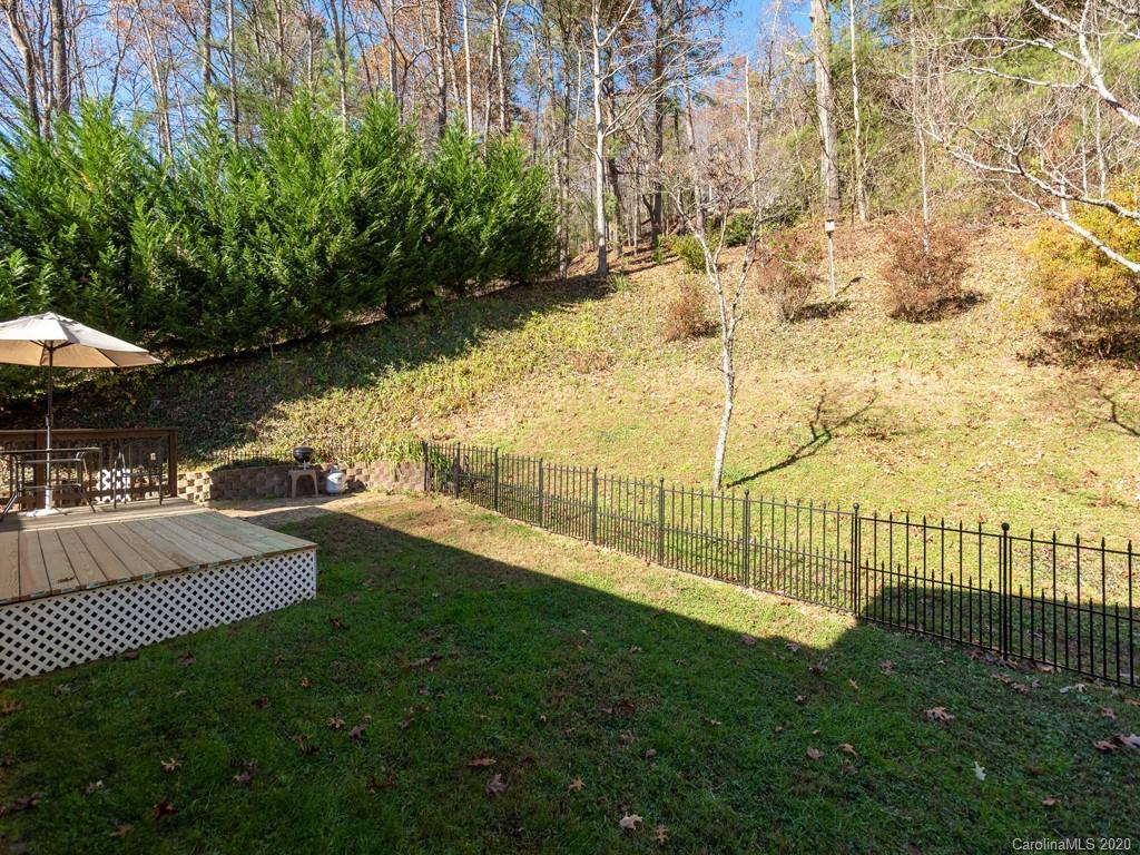 46 East Lake View Road Hendersonville, NC 28739 - Photo 19 of 21 Gallery Image 19