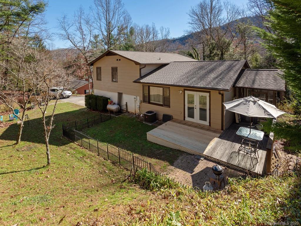 46 East Lake View Road Hendersonville, NC 28739 - Photo 20 of 21 Gallery Image 20