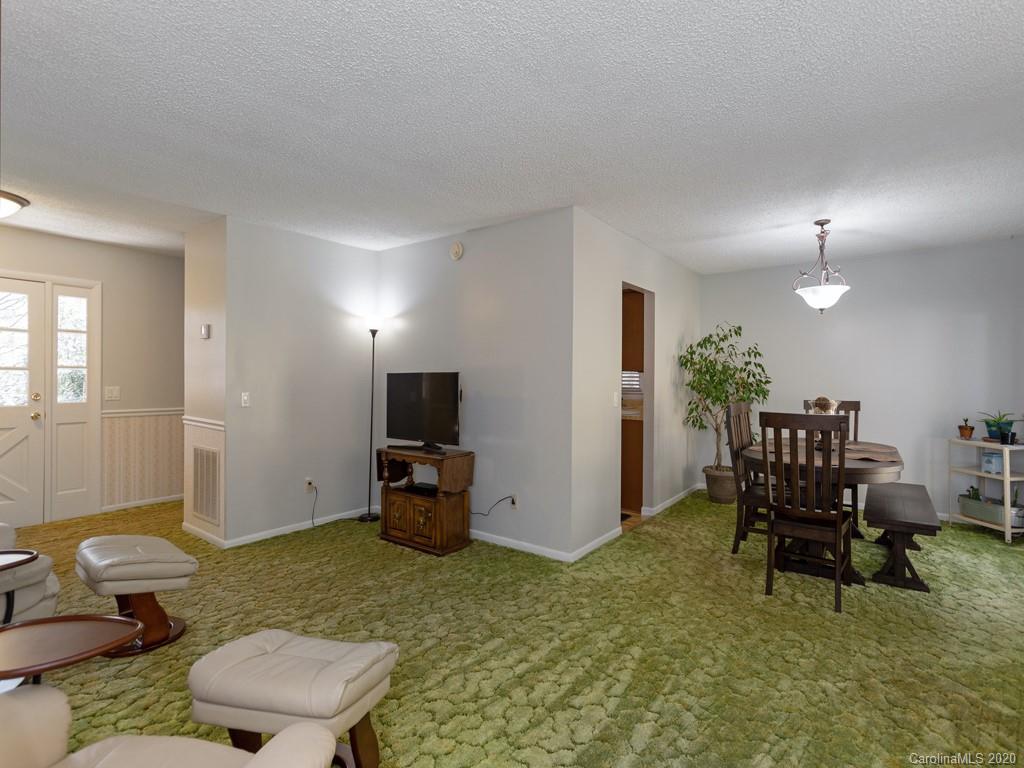 46 East Lake View Road Hendersonville, NC 28739 - Photo 5 of 21 Gallery Image 5