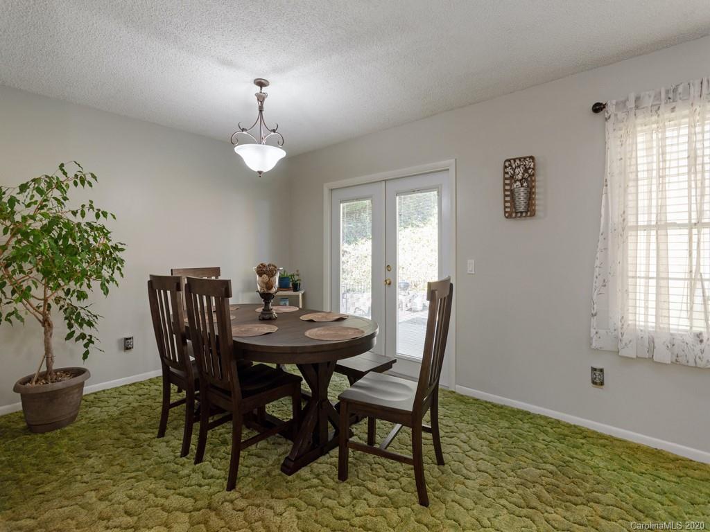 46 East Lake View Road Hendersonville, NC 28739 - Photo 6 of 21 Gallery Image 6