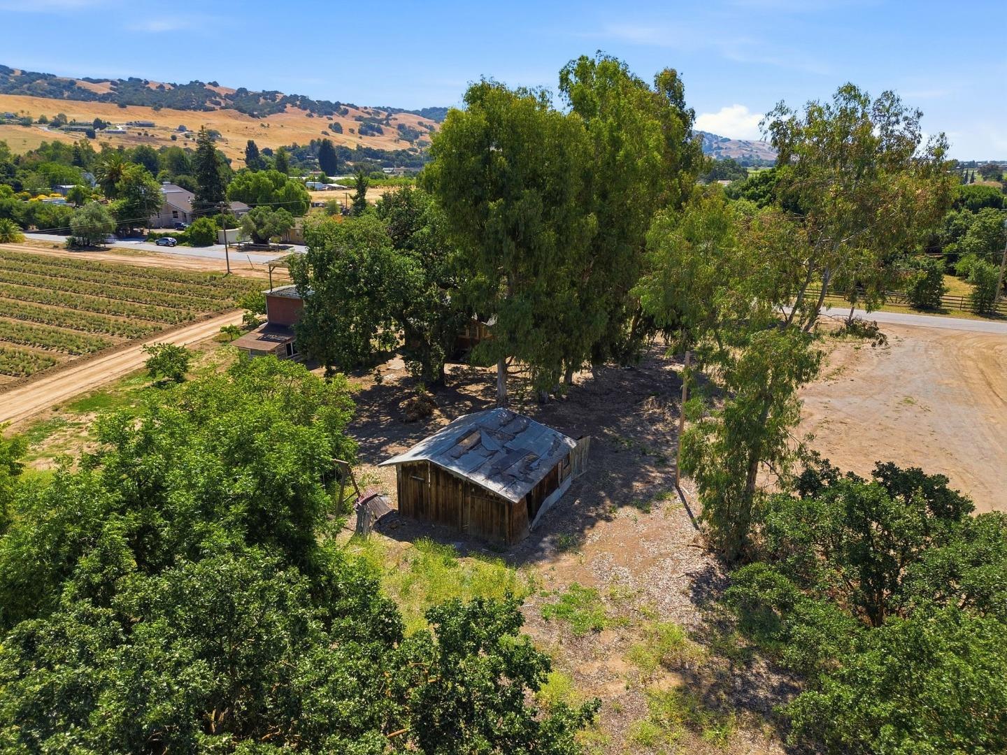 3115 Leavesley Road Gilroy, CA 95020 - Photo 13 of 31