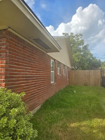 $1,595 | 4122 Beran Drive, Houston, TX 77045