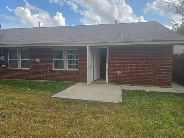 $1,595 | 4122 Beran Drive, Houston, TX 77045