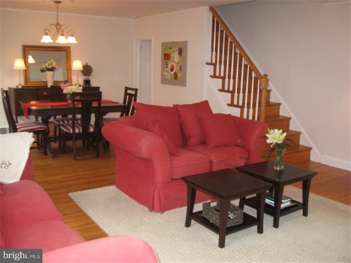 205 Fitzwilliams Road Bryn Mawr, PA 19010 - Photo 3 of 25 Living Room