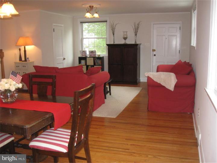 205 Fitzwilliams Road Bryn Mawr, PA 19010 - Photo 8 of 25 Living Room
