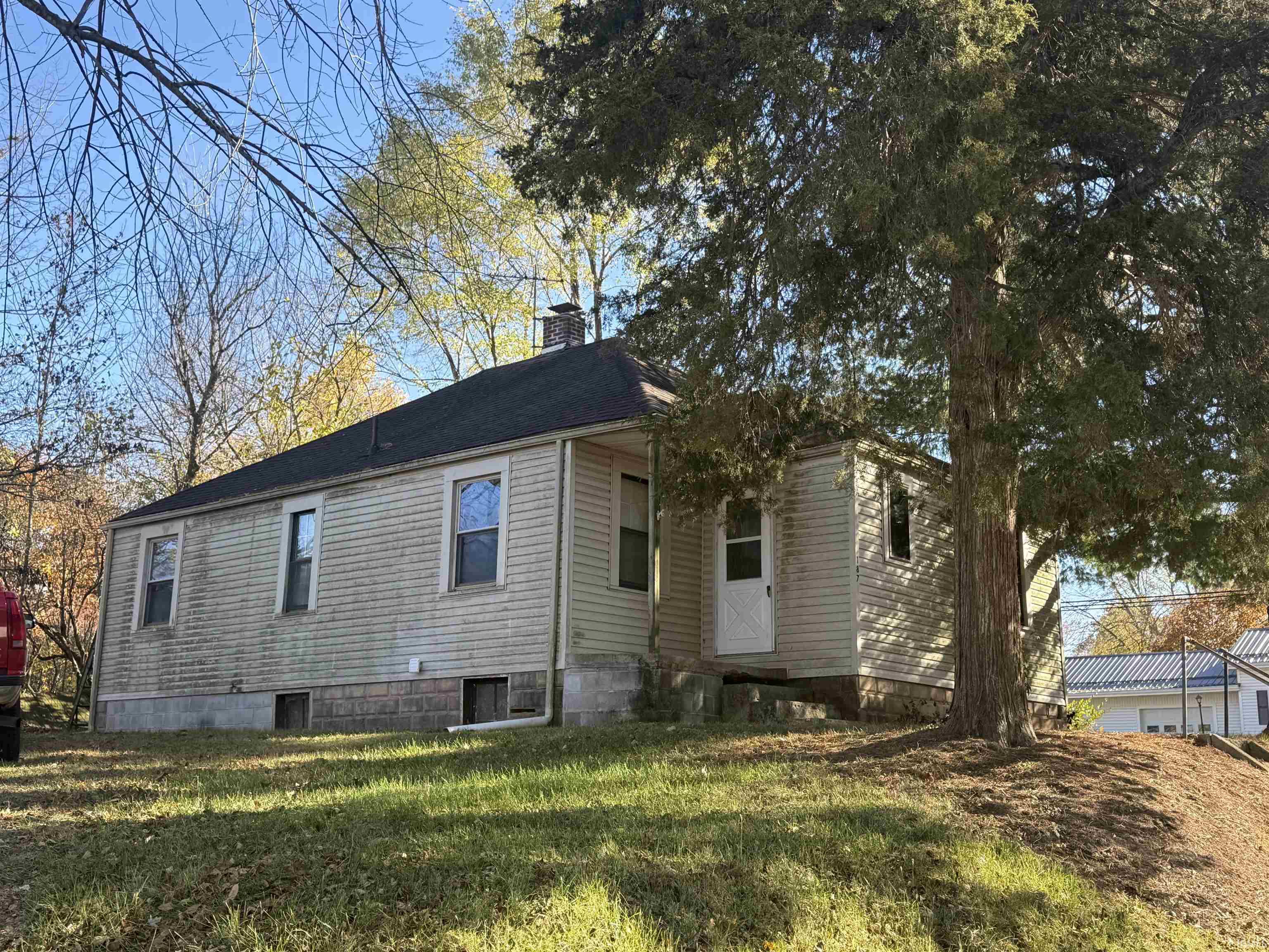187 South Snowden Street Andrews, IN 46702 - Photo 1 of 10