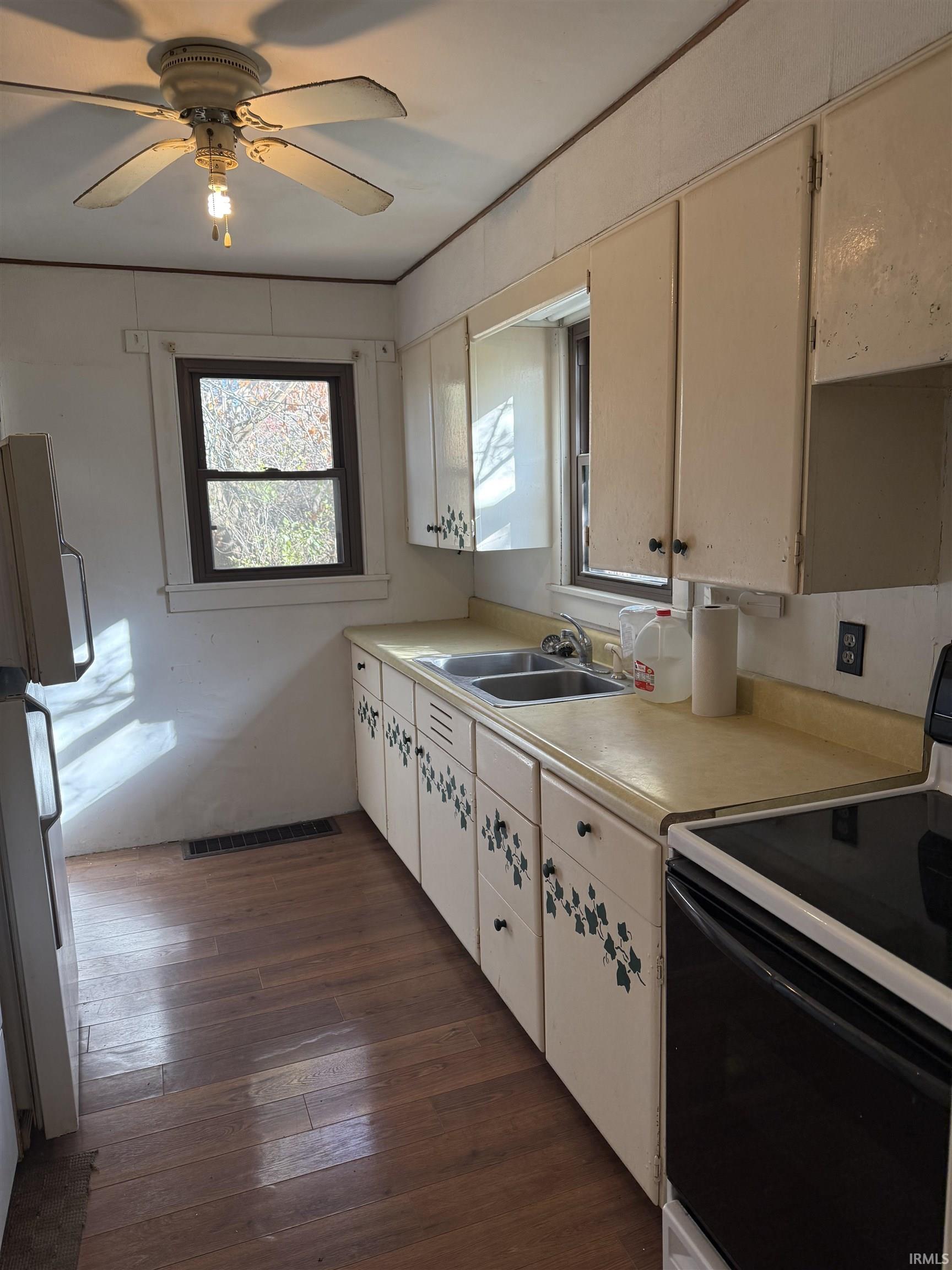 187 South Snowden Street Andrews, IN 46702 - Photo 5 of 10