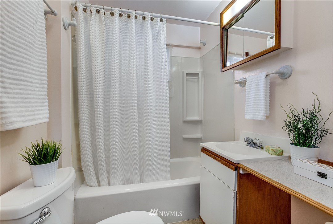 2148 North 86th Street Seattle, WA 98103 - Photo 11 of 25 Gallery Image 11