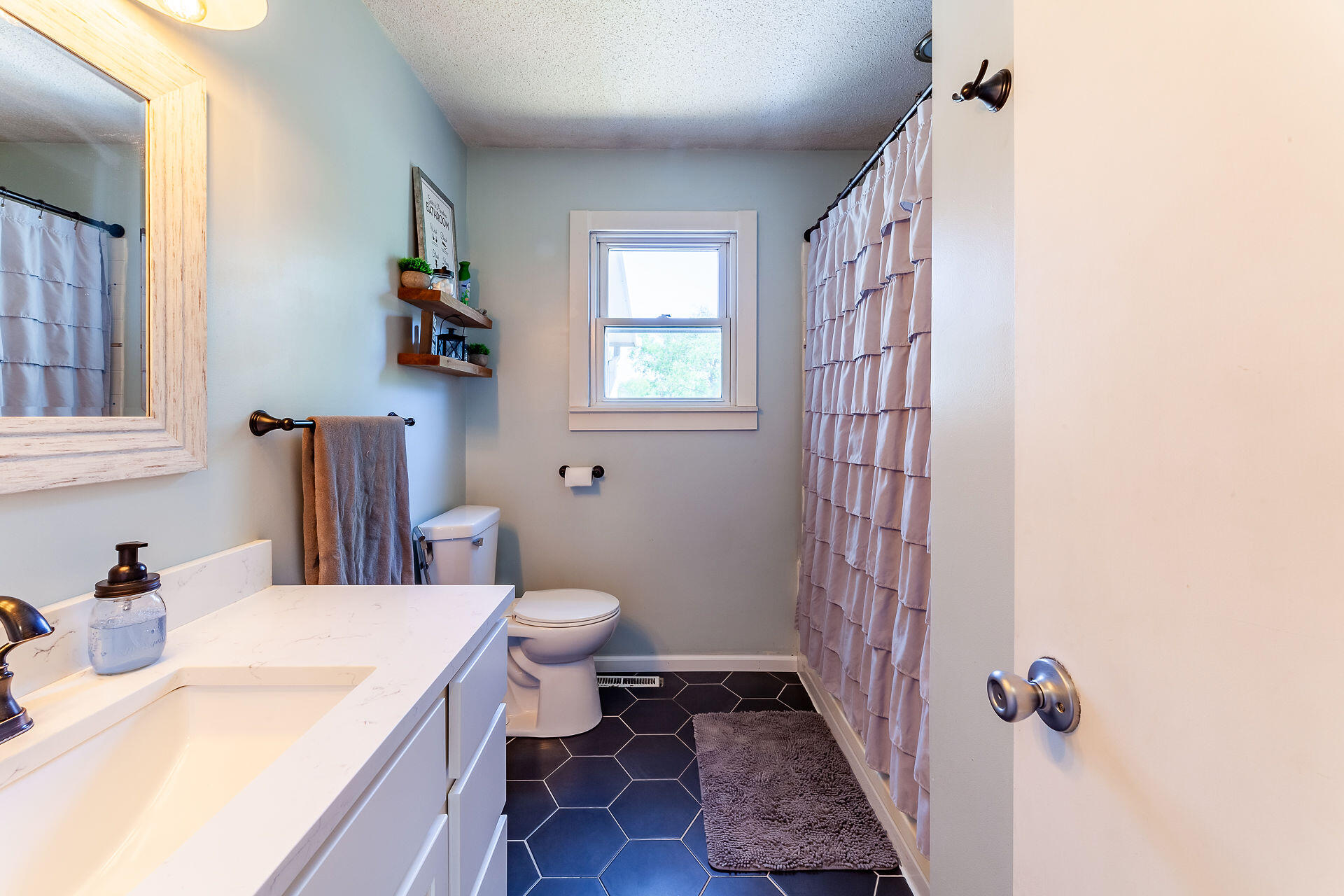 2898 Hamilton Road Muskegon, MI 49445 - Photo 15 of 32 Hamilton-184-HDR