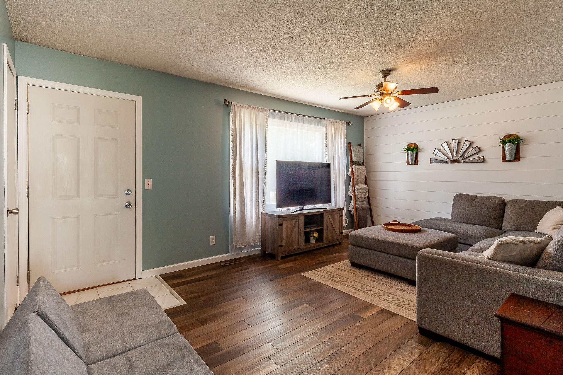 2898 Hamilton Road Muskegon, MI 49445 - Photo 6 of 32 Hamilton-157-HDR