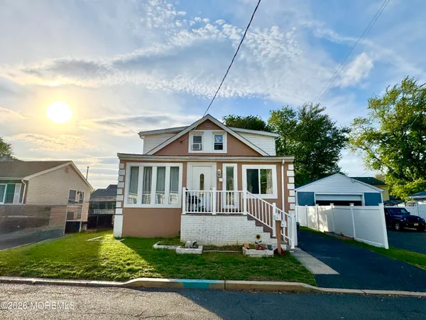 $2,400 | 196 Milton Avenue, Unit 2, Cliffwood, NJ 07721