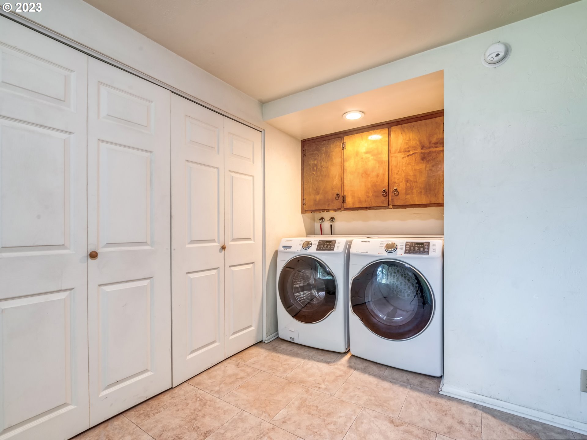 83369 Rattlesnake Road Dexter, OR 97431 - Photo 27 of 44 a view of a storage & utility room with washer and dryer