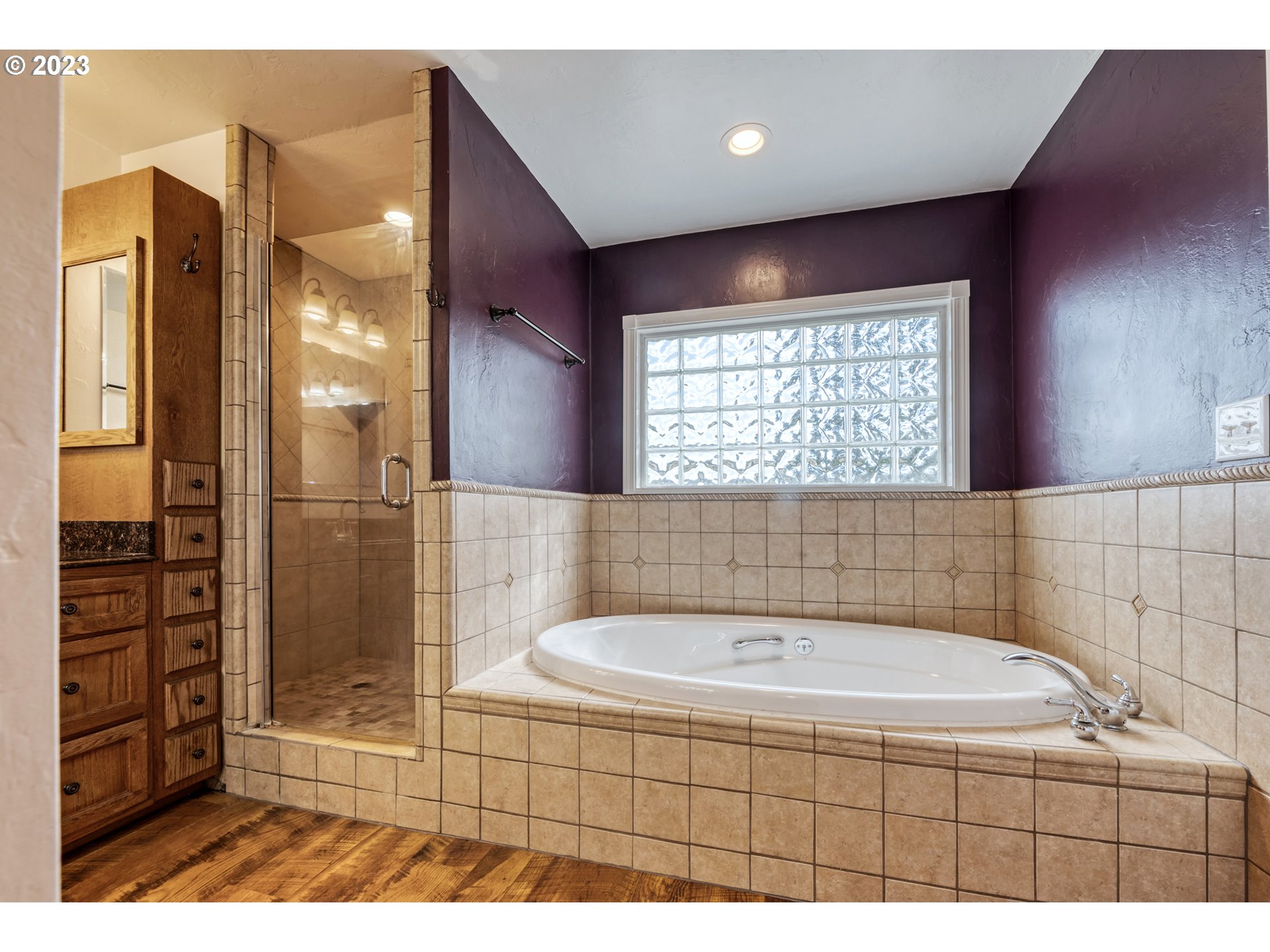 83369 Rattlesnake Road Dexter, OR 97431 - Photo 40 of 44 a bathroom with a bathtub and shower