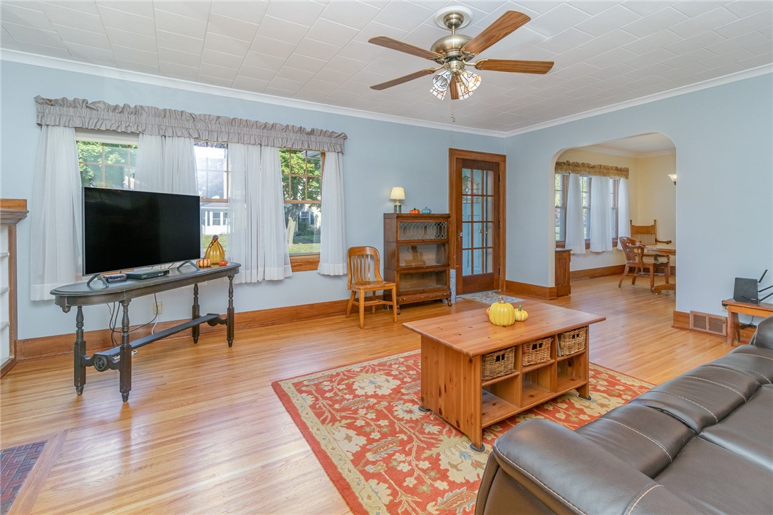 35 Chimayo Road Irondequoit, NY 14617 - Photo 12 of 50