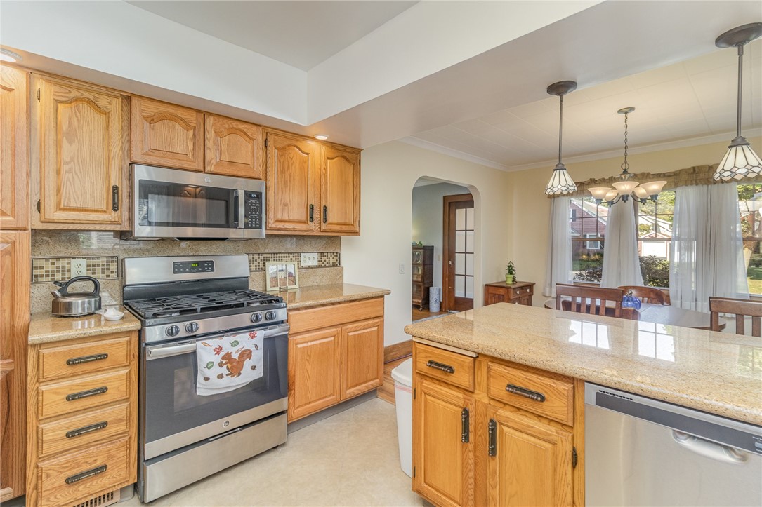 35 Chimayo Road Irondequoit, NY 14617 - Photo 17 of 50