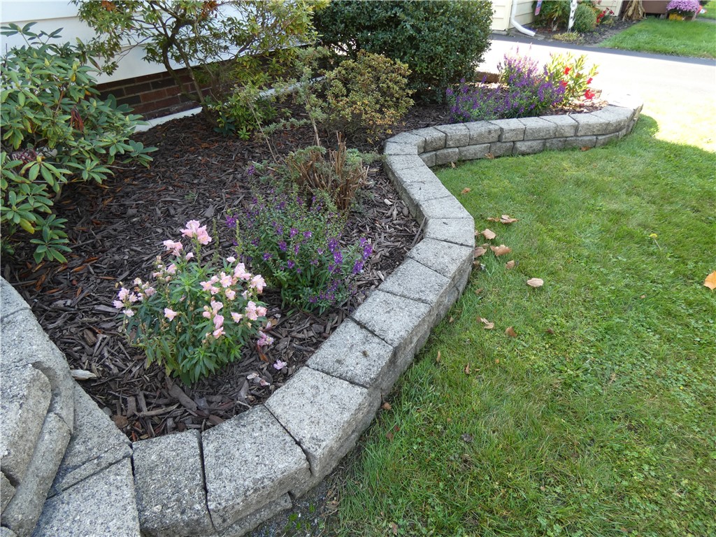 35 Chimayo Road Irondequoit, NY 14617 - Photo 5 of 50