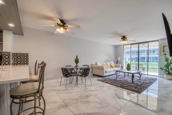 $3,200 | 896 North Federal Highway, Unit 128, Lantana, FL 33462