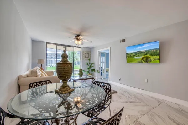 $3,200 | 896 North Federal Highway, Unit 128, Lantana, FL 33462