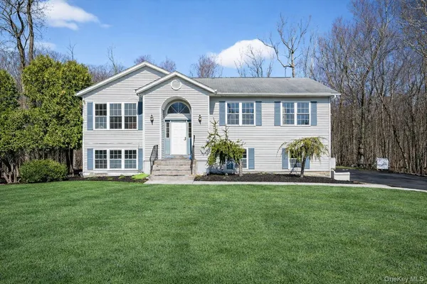 $865,000 | 12 Aron Court, Spring Valley, NY 10977