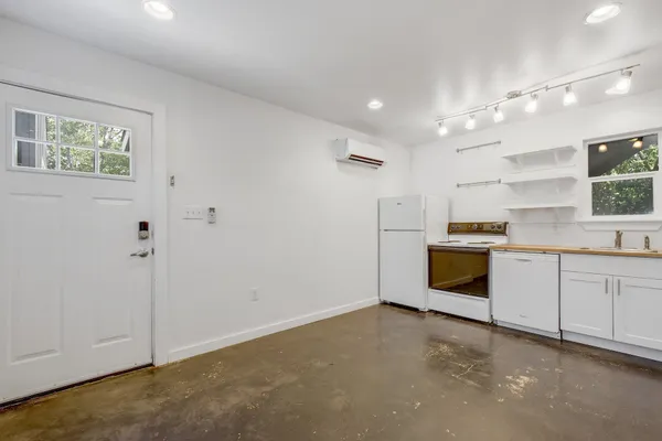 $1,500 | Undisclosed Address, Austin, TX 78745