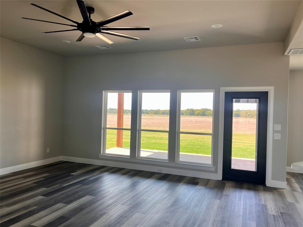 1404 Dixie Road Whitesboro, TX 76273 - Photo 18 of 35