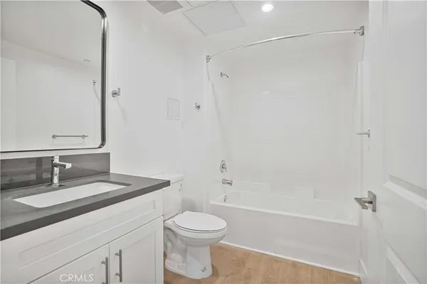 $1,861 | 8750 Sepulveda Boulevard, Unit 404, North Hills, CA 91343