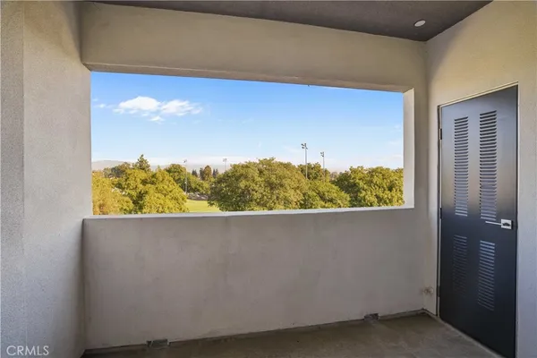 $1,861 | 8750 Sepulveda Boulevard, Unit 404, North Hills, CA 91343