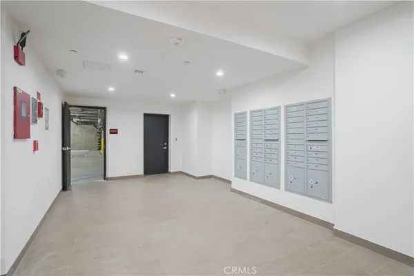 $1,861 | 8750 Sepulveda Boulevard, Unit 404, North Hills, CA 91343
