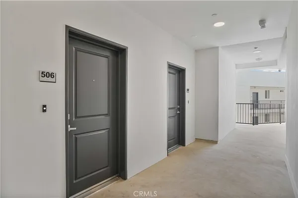 $1,861 | 8750 Sepulveda Boulevard, Unit 404, North Hills, CA 91343