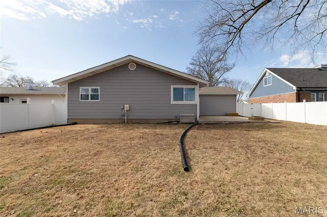 $239,900 | 1598 Matlock Drive, Florissant, MO 63031
