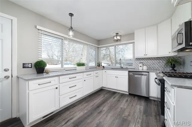 $239,900 | 1598 Matlock Drive, Florissant, MO 63031