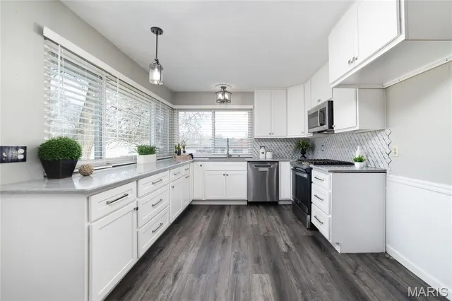 $239,900 | 1598 Matlock Drive, Florissant, MO 63031