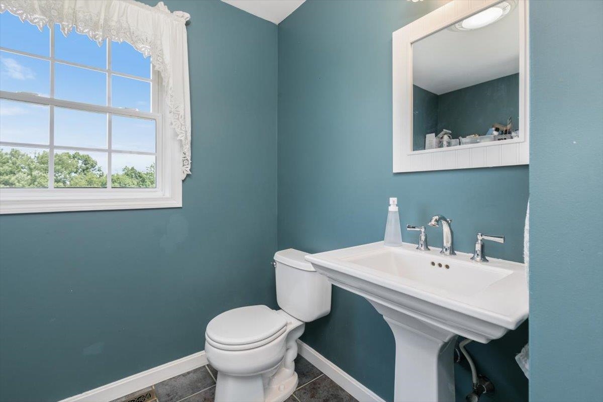 248 Grant Road Newmarket, NH 03857 - Photo 10 of 27