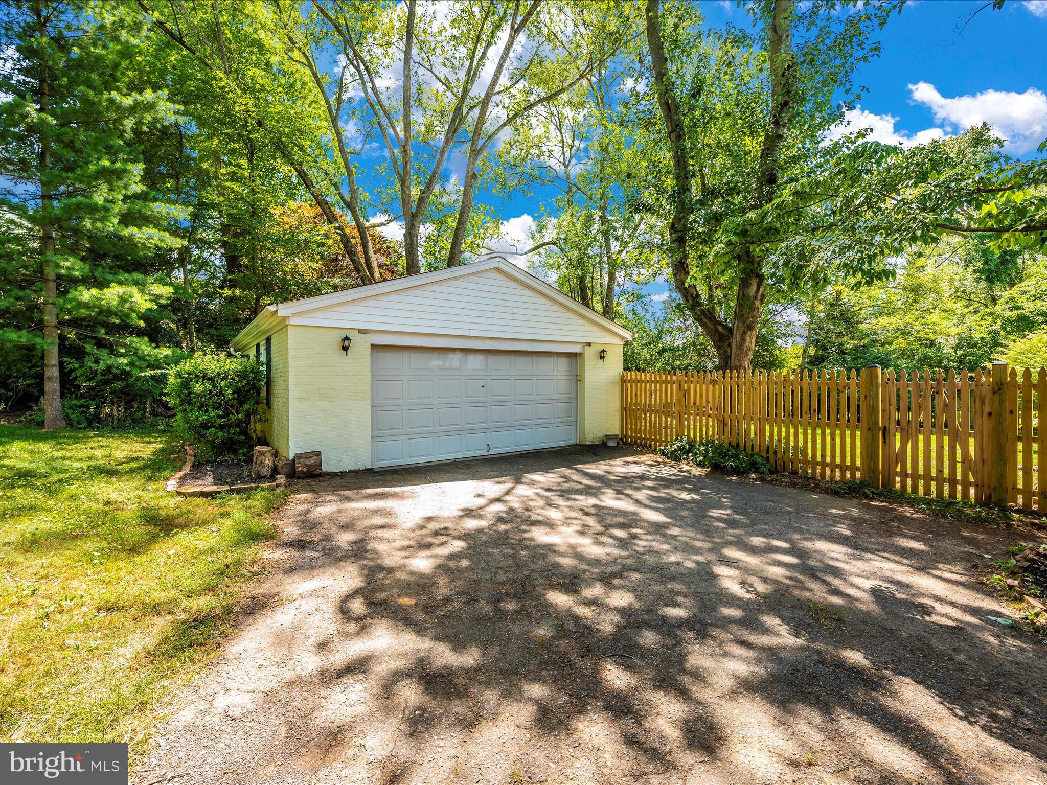 13312 Locksley Lane Silver Spring, MD 20904 - Photo 42 of 102 Garage