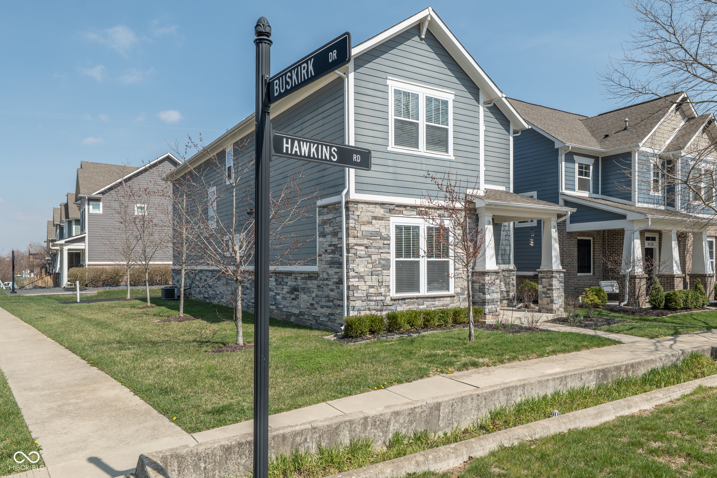 9124 Hawkins Road Indianapolis, IN 46216 - Photo 2 of 30