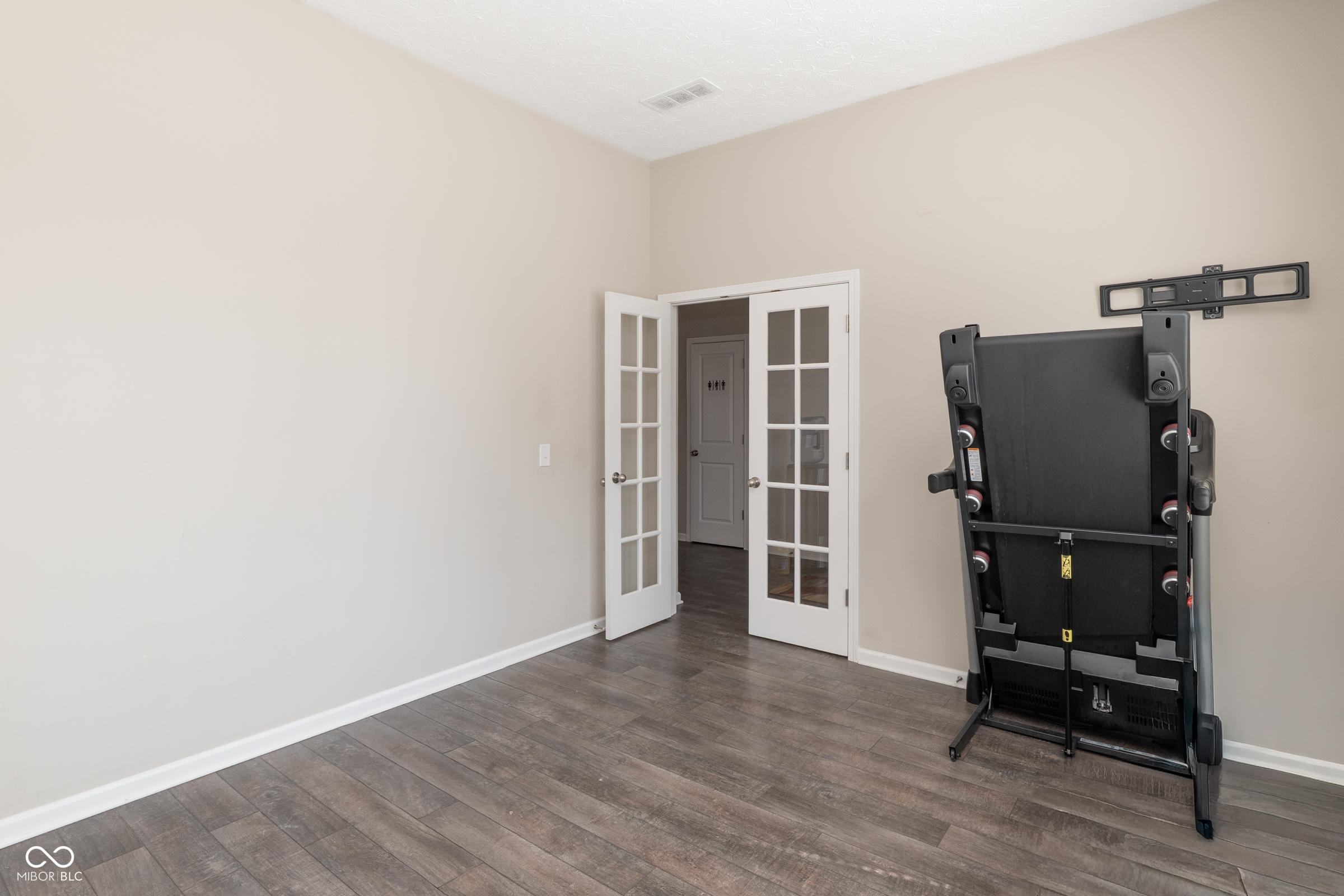 9124 Hawkins Road Indianapolis, IN 46216 - Photo 7 of 30