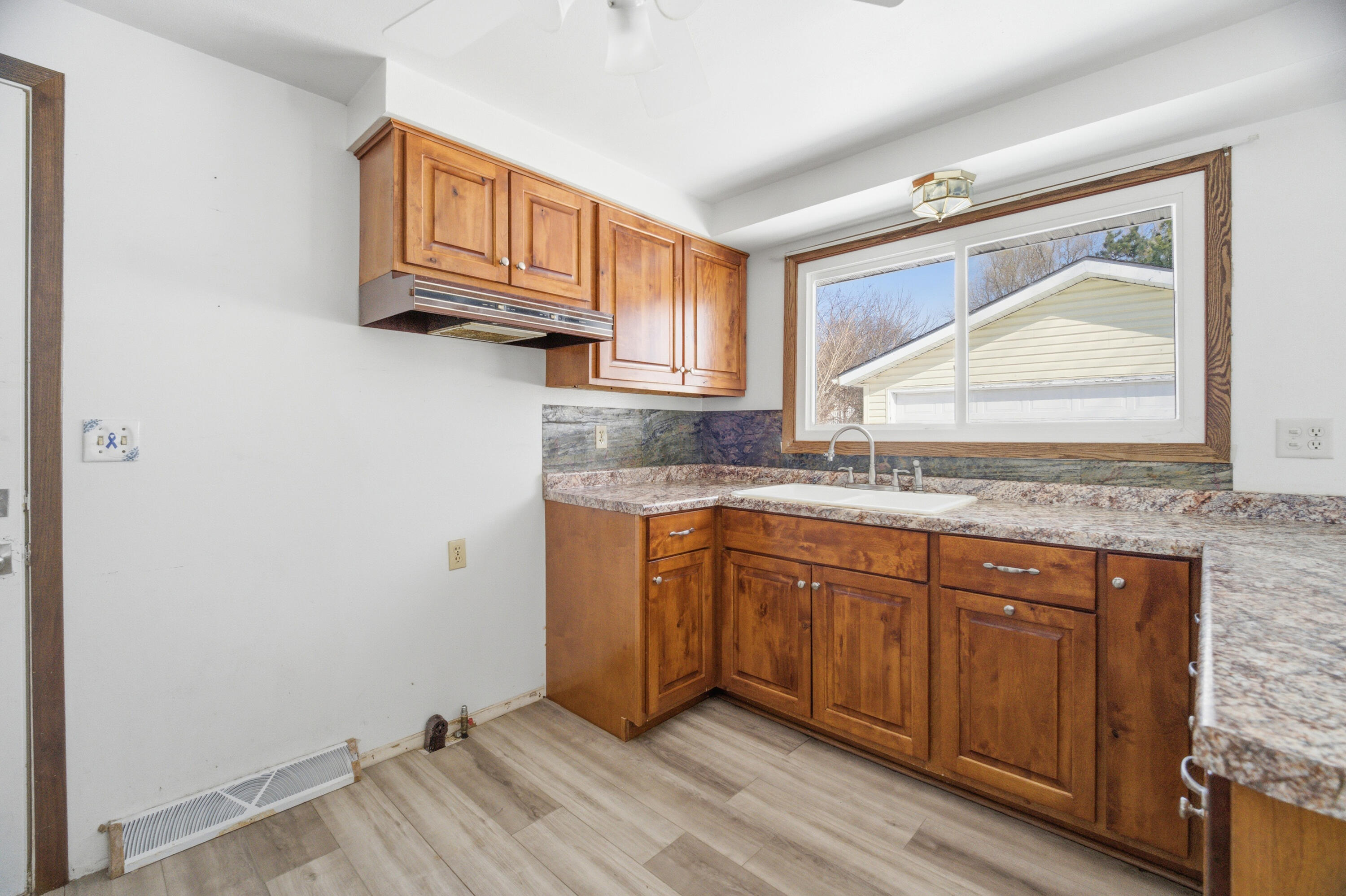 224 South Telulah Avenue Appleton, WI 54915 - Photo 9 of 31 Photo-10