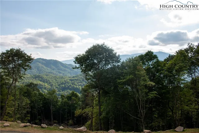 $239,900 | 104 Bear Paw Road, Elk Park, NC 28622