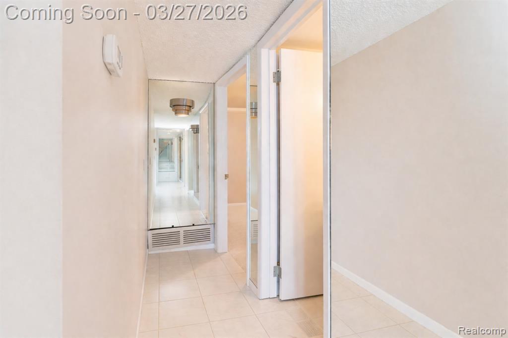 1932 Klingensmith Road Bloomfield Hills, MI 48302 - Photo 12 of 27