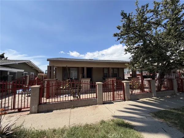 $995,000 | 2129 Locust Avenue, Long Beach, CA 90806