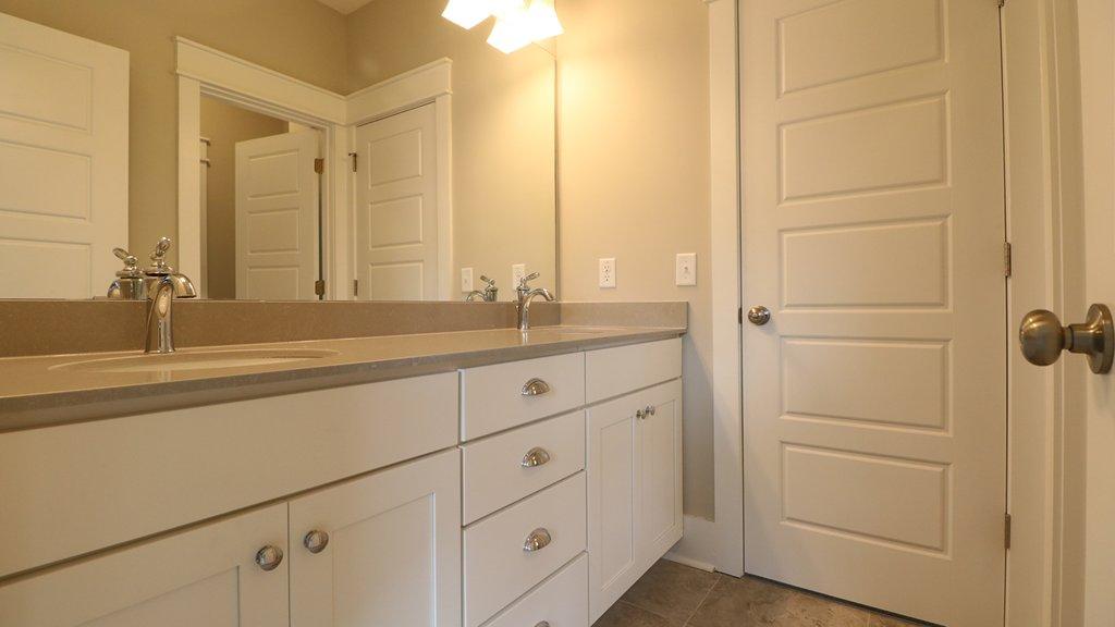 1387 Rivella Drive Mount Pleasant, SC 29464 - Photo 14 of 18 Jack & Jill Vanity
