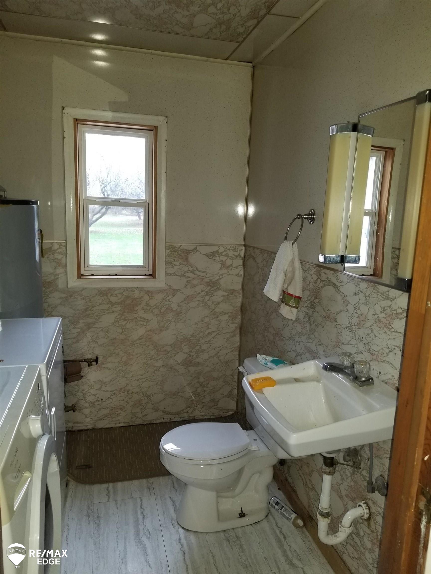8110 East Coldwater Road Davison, MI 48423 - Photo 14 of 30 50094814-13.JPG