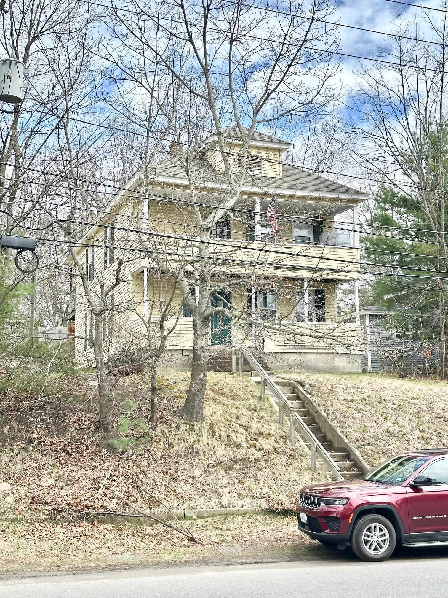 477-479 Calef Road Manchester, NH 03103 - Photo 2 of 29