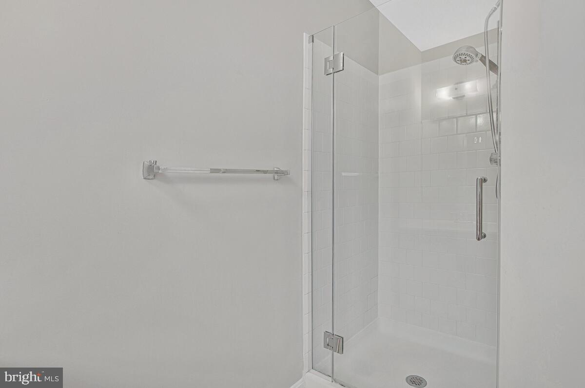 7245 Riding Hood Circle Columbia, MD 21045 - Photo 30 of 46 Primary Bath