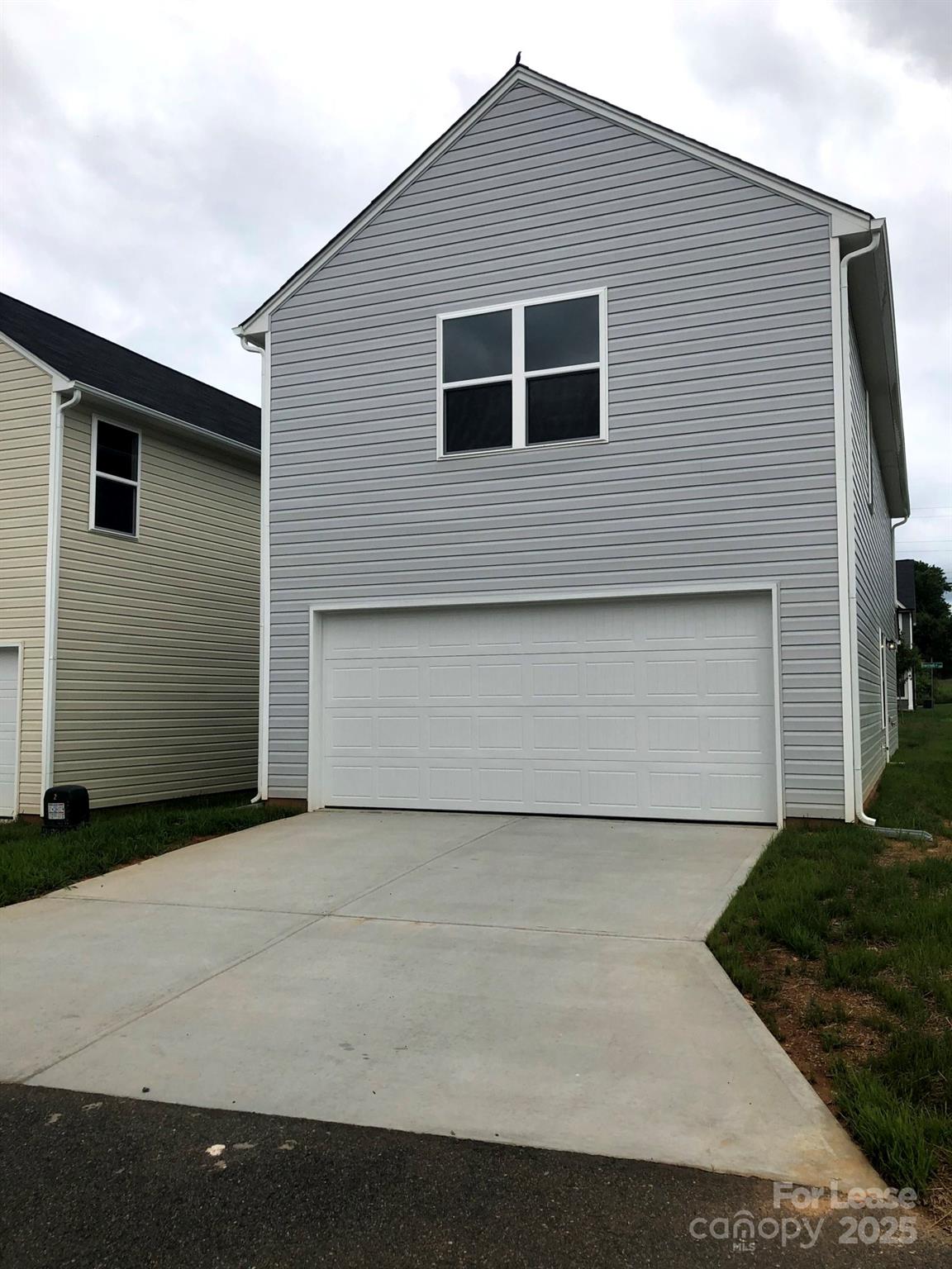 1704 Overcreek Circle Winston-Salem, NC 27127 - Photo 2 of 12 a front view of house