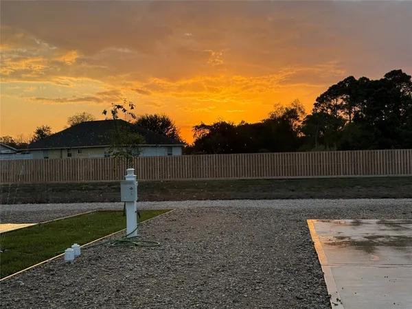 $500 | 17310 Cowan Road, Alvin, TX 77511