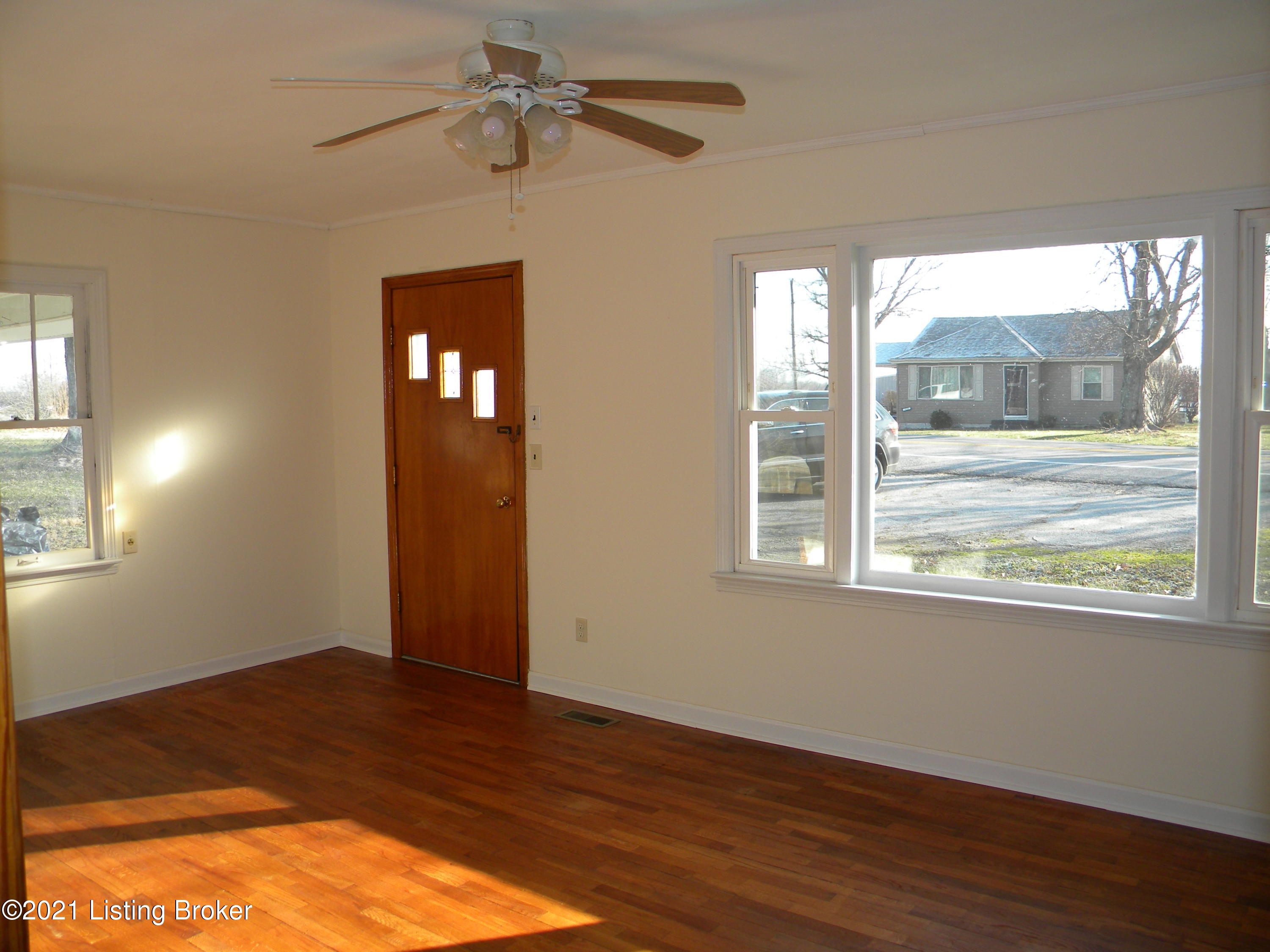 9816 Mt Eden Road Waddy, KY 40076 - Photo 4 of 30 DSCN4854